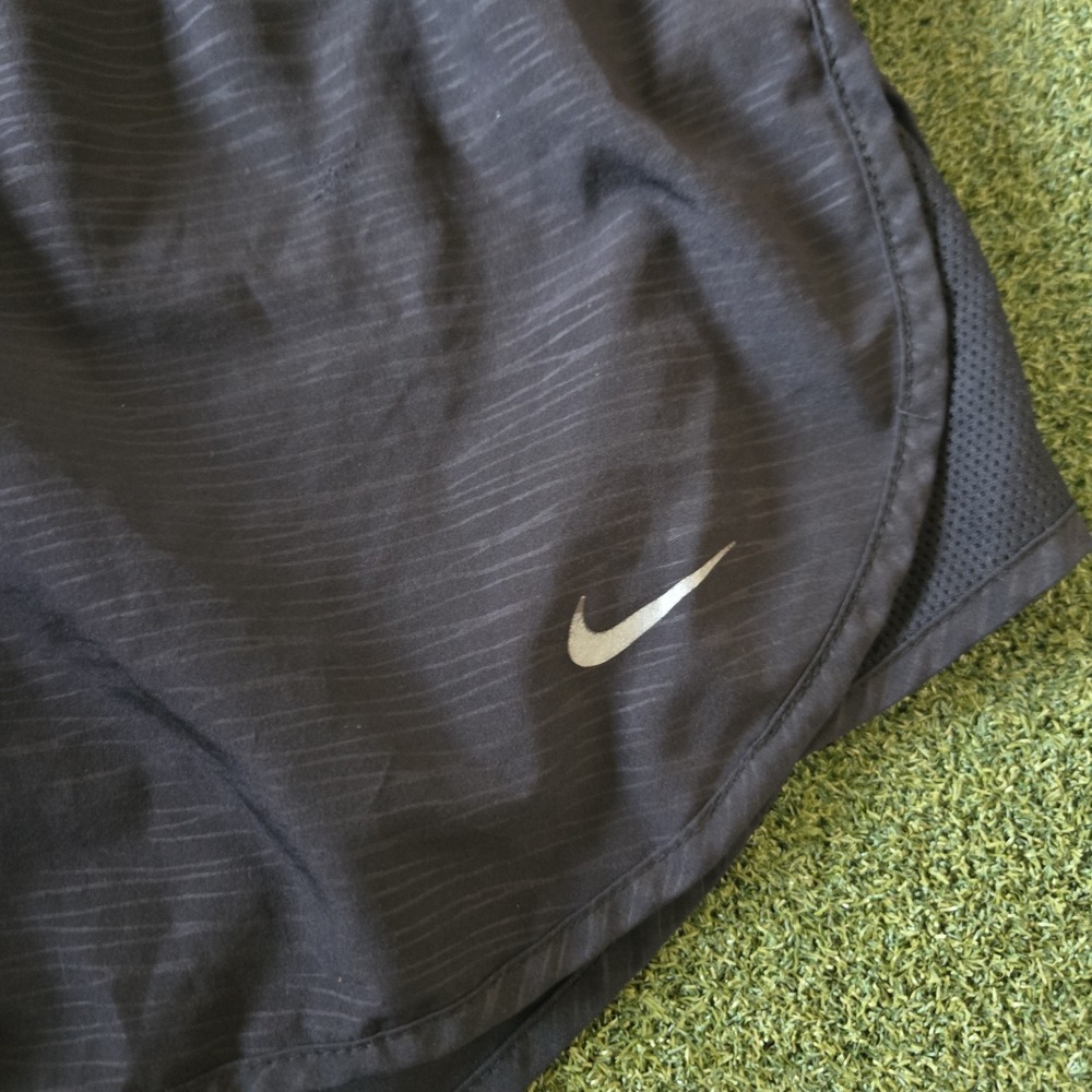 Nike Women's Dri-Fit Tempo Running Shorts Black Size M - Picture 3 of 10